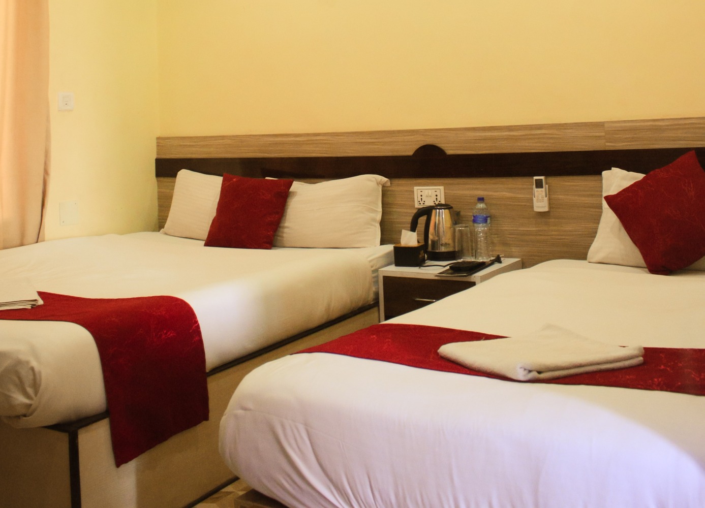 Twin_Room