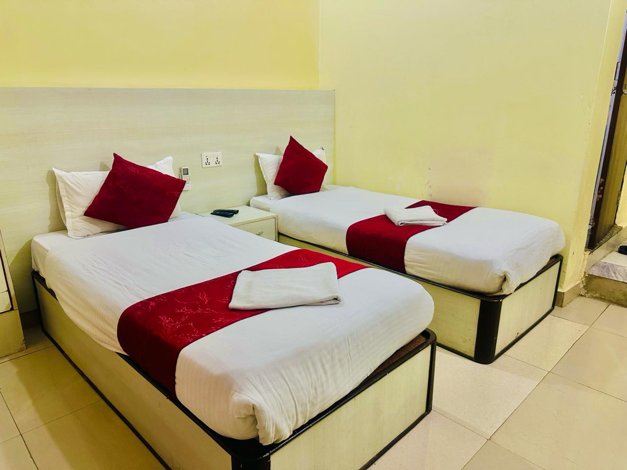 Twin_Room